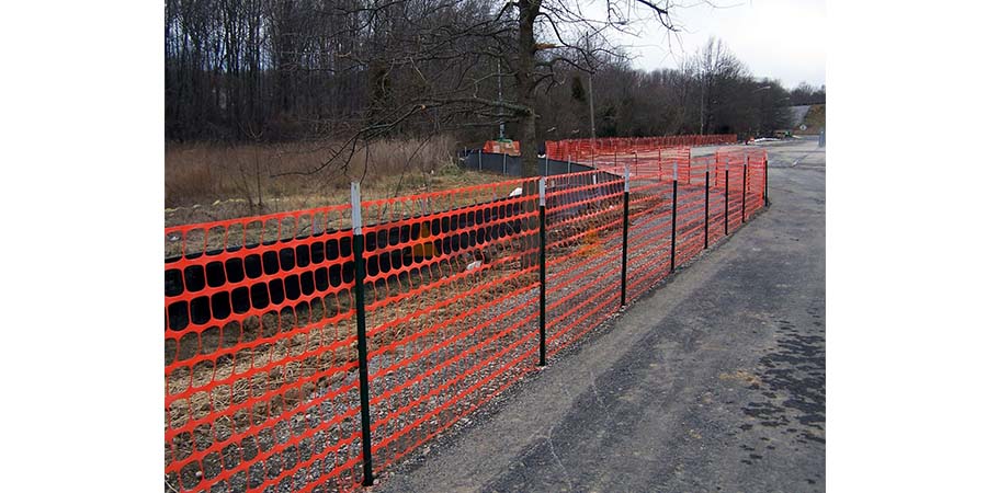 Mesh Barrier Systems – Portable Safety Fencing & Crowd Control Solutions for Construction and Events