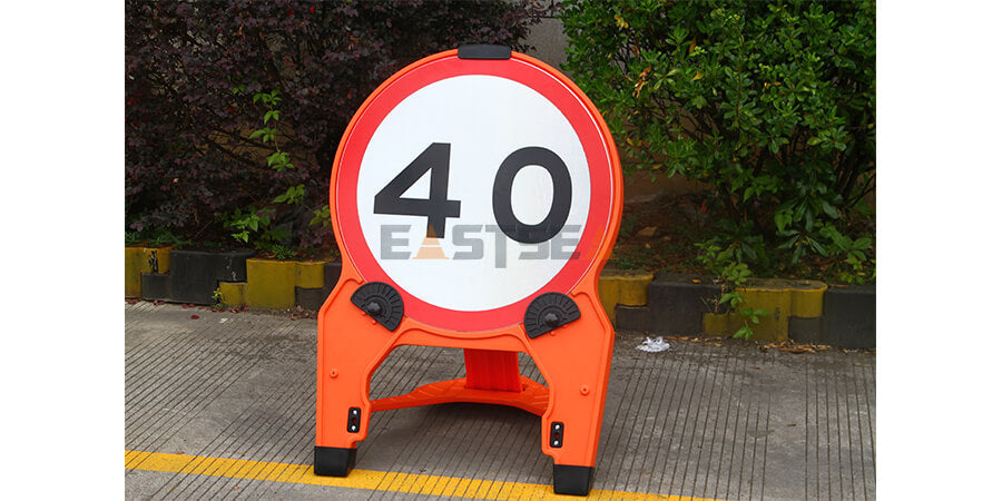 Foldable Traffic Signs – Portable Reflective Safety Signs for Roadwork, Construction & Traffic Control