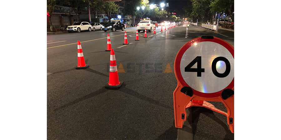 Foldable Traffic Signs – Portable Reflective Safety Signs for Roadwork, Construction & Traffic Control