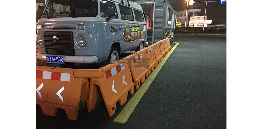 60CM Stackable Water Barrier